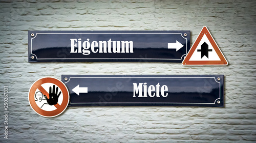 Schild 405 - Eigentum photo