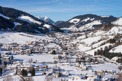 Panoramabild von Niederau in der Wildschönau/Tirol im Winter