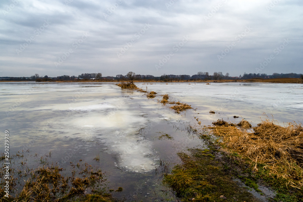Przedwiośnie na Podlasiu, Rzeka Narew Przedwiośnie na Podlasiu, Rzeka Narew