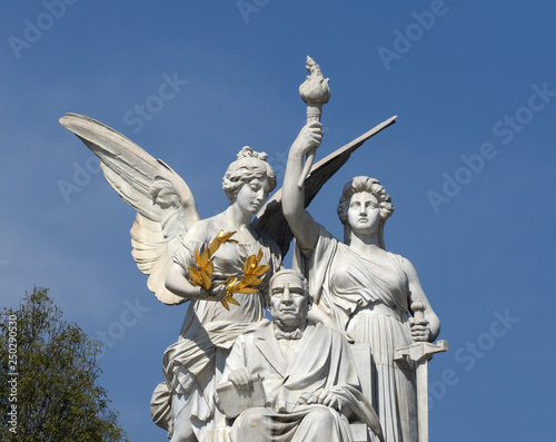 Фотография Benito Juarez Hemicycle Monument Mexico City Mexico