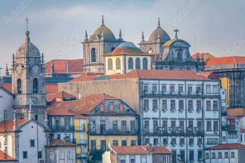 Porto, second-largest city in Portugal. Located along the Douro river estuary in Northern Portugal. Its historical core is a UNESCO World Heritage Site © Luis