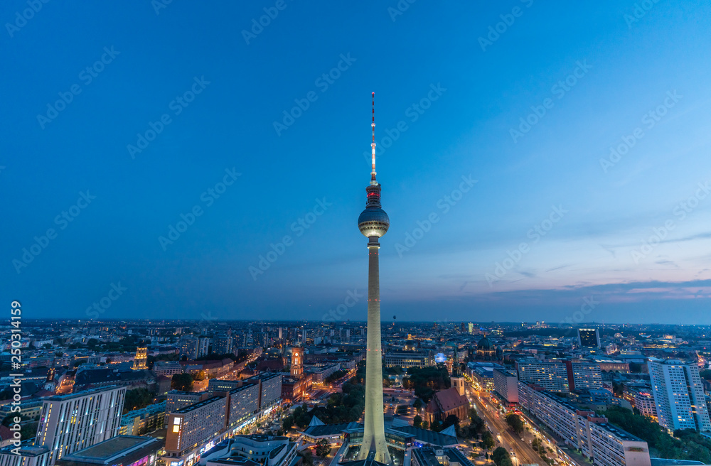Fototapeta premium Wieża telewizyjna w Berlinie
