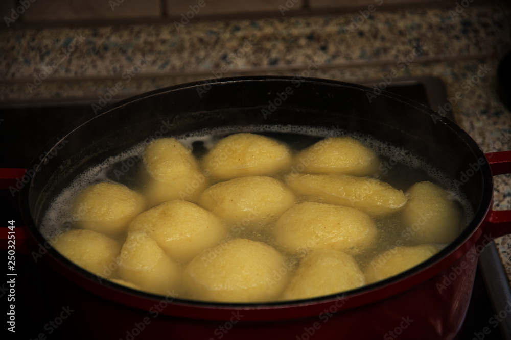 Germany,Chicken soup with semolina dumplings Germany,Chicken soup with semolina dumplings