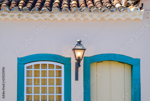 Fotografie Fachada de casa colonial em São João del Rey, Minas Gerais, Brasil