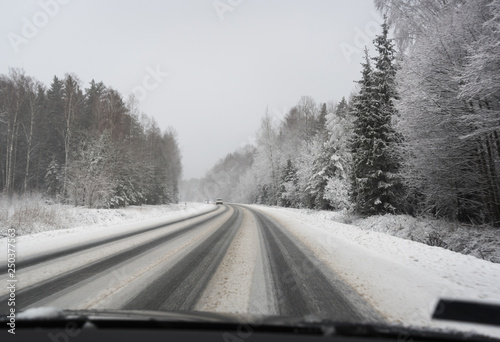 Snowy winter road. © Ludmila Smite