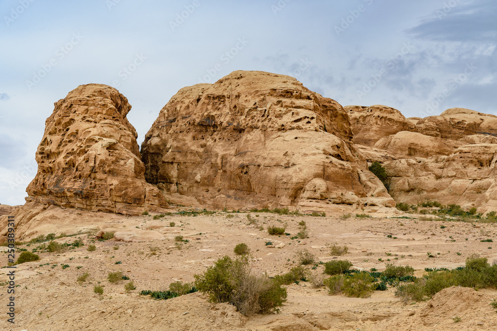 skały w okolicy Petra, Jordania