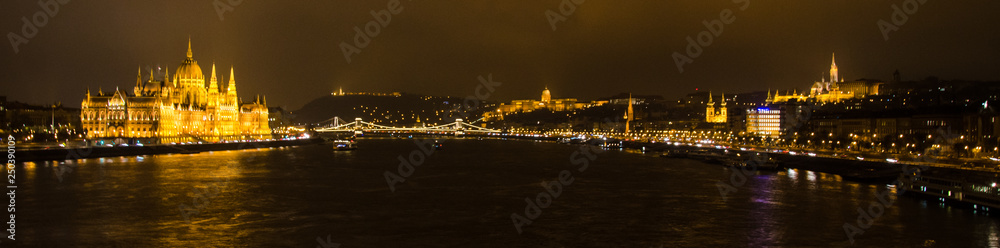 Naklejka premium Panorama - Budapest