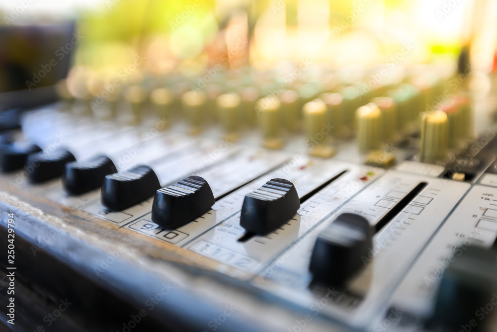 Mix audio controls. Mix audio controls.