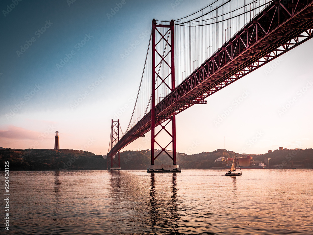 Ponte 25 de Abril bridge, Lisbon