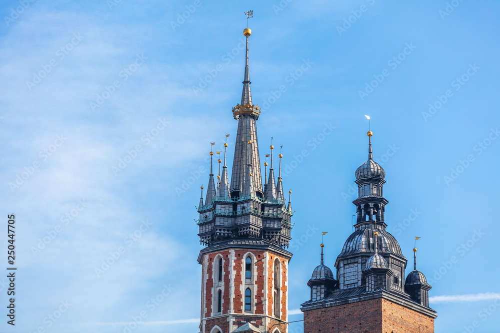 Obraz premium St. Mary's Basilica (Church of Our Lady Assumed into Heaven) in Krakow, Poland 
