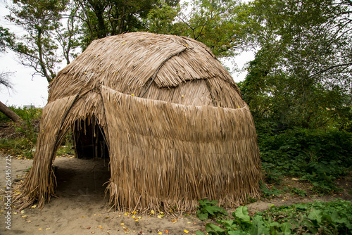 Fototapet An Indian hut at Plimoth Plantation in Plymouth, MA.