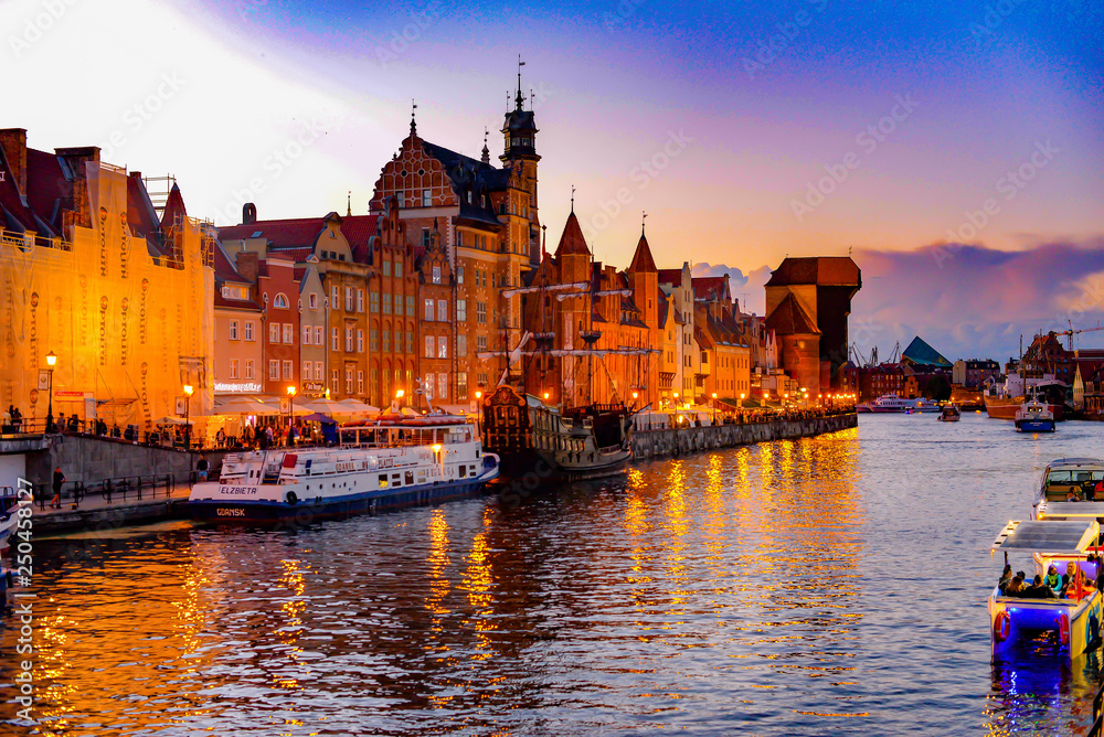 Fototapeta premium Gdansk at night
