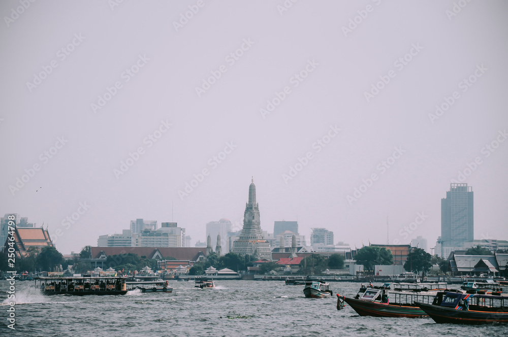 Fototapeta premium Chao Phraya River