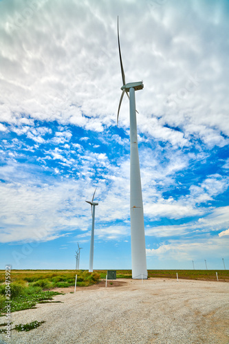 Obraz na płótnie Windmills on the Open Plains of Kansas