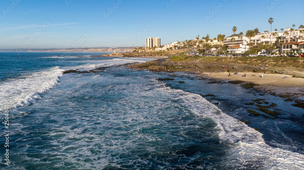 Obraz premium View of the coast from above via drone in La Jolla, California