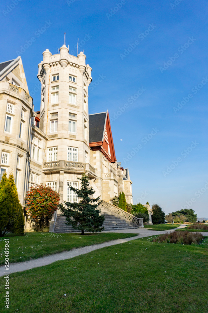 Fototapeta premium Palacio de la Magdalena palace under the moon in Santander Spain
