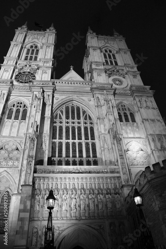 Westminster Abby by night black/white