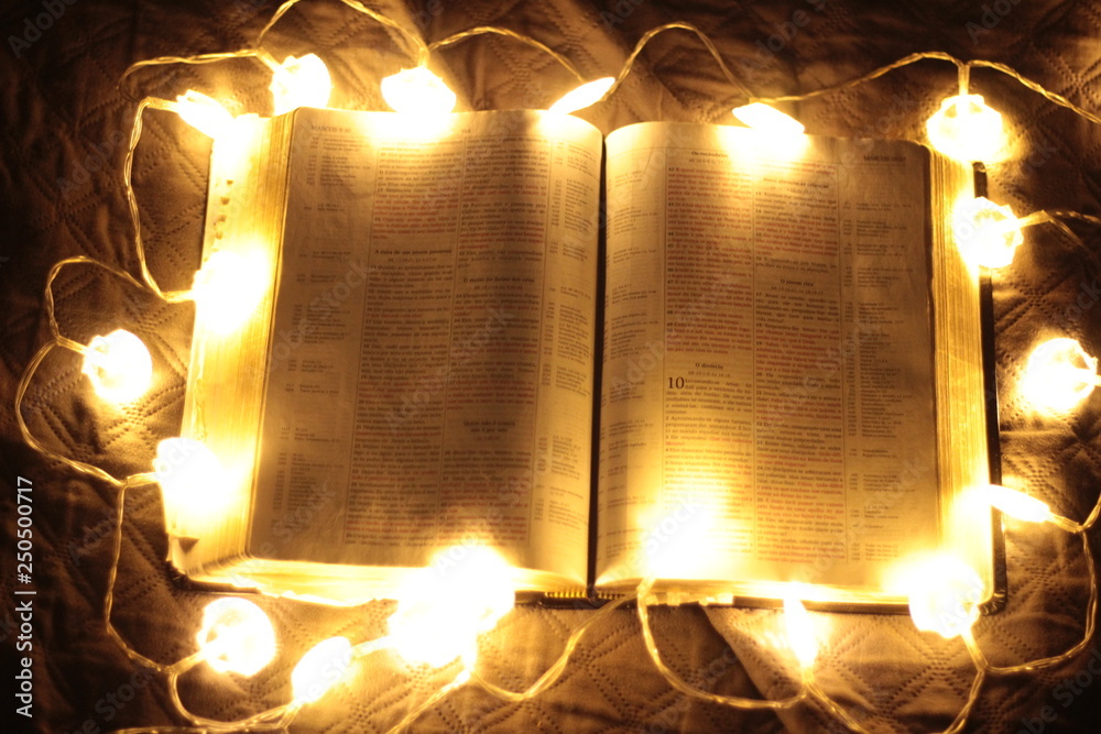 Fotografie Bíblia ilumina