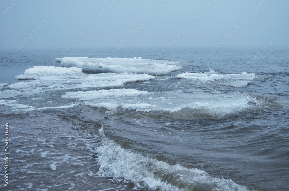 Fototapeta premium Ice at the seaside.