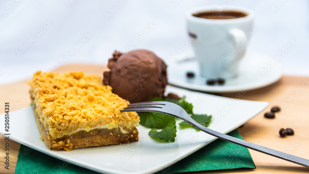 coffe with applepie and icecream coffe with applepie and icecream