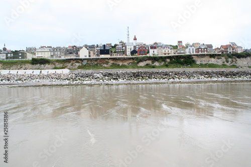 Obraz na płótnie Beach life at the Village of Ault in Normandy w salonie