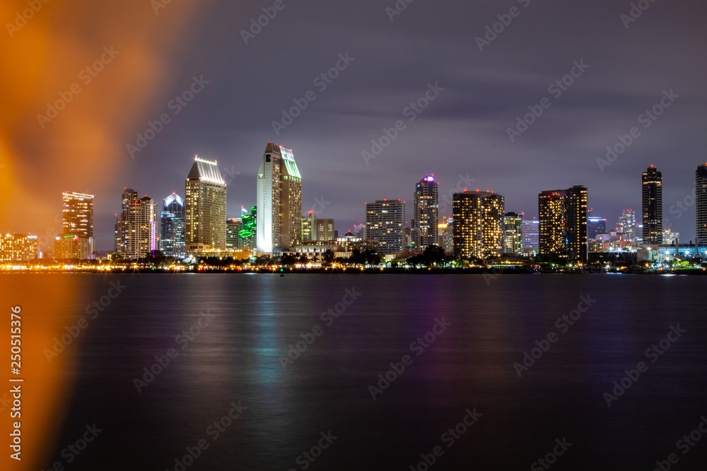 Fototapeta premium downtown San Diego skyline with light leek