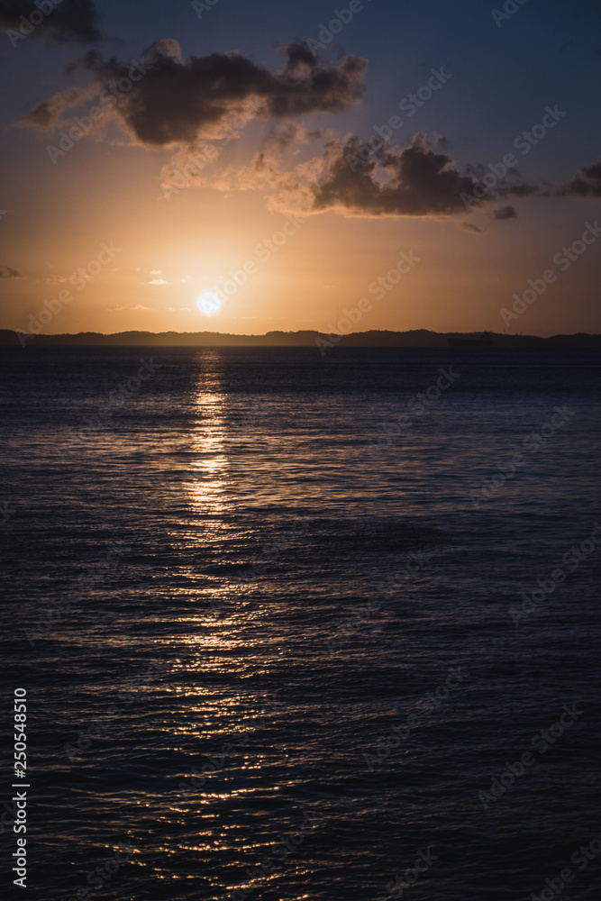 Obraz premium sunset over the sea