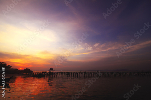 Fototapeta Naklejka Na Ścianę i Meble -  Beautiful sunset on the ocean blue