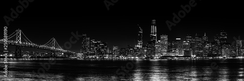Panorama San Francisco czarno-biała nocą