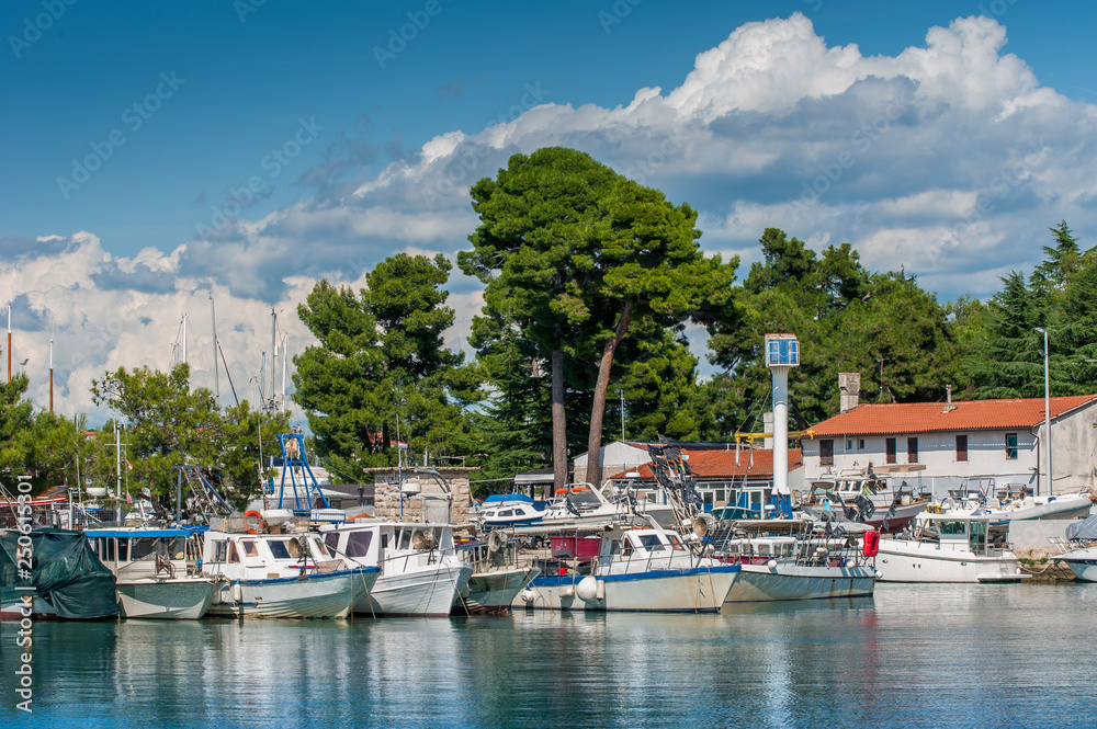 Segler- und Yachthafen in Novigrad in Kroatien. Segler- und Yachthafen in Novigrad in Kroatien.