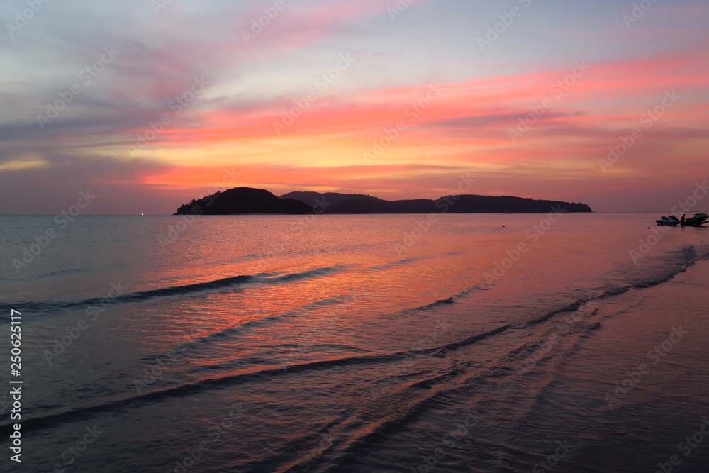 Fototapeta premium Coucher de soeil sur la mer