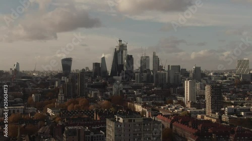 Wallpaper Mural Aerial approaching view of the skyline of central London from the East Torontodigital.ca