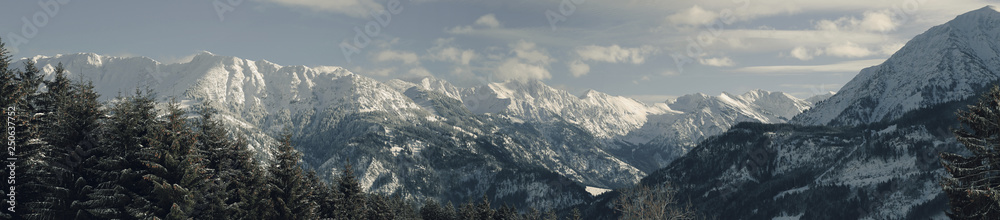 Allgäu - Bergkette - Winter - Alpen - Panorama