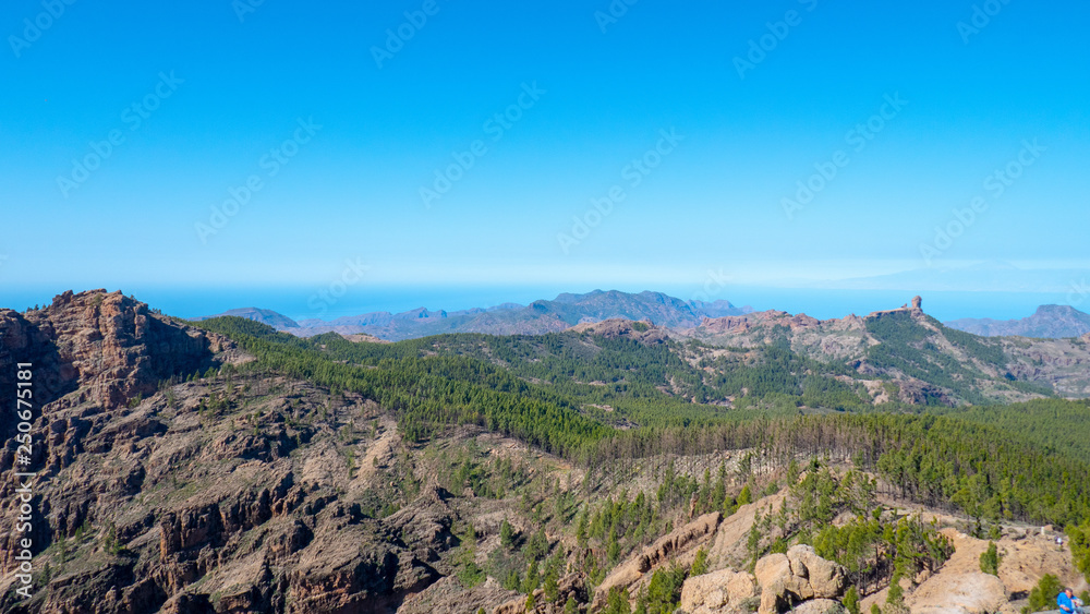 Landschaft von Gran Canaria im Sommer