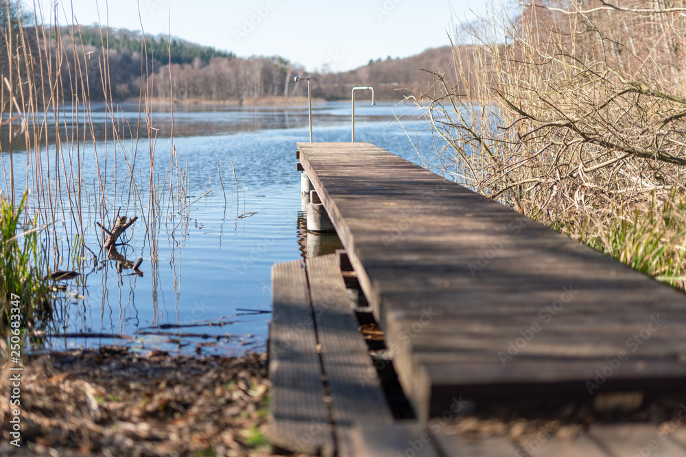 Naklejka premium Auszeit und Erholung am großen Rathsburgsee in Brandenburg