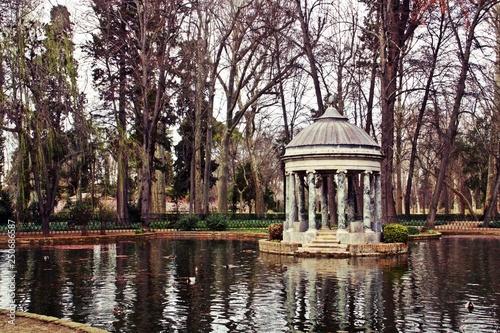 Templete en el estanque de los chinescos, Real Jardín del Príncipe, Aranjuez, Madrid, España.