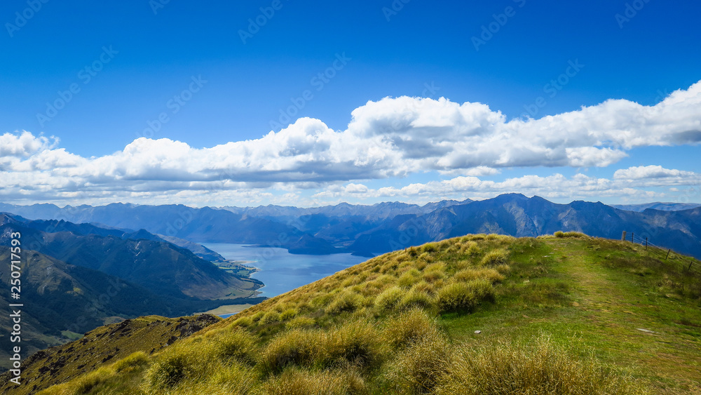 Hiking Isthmus Peak in New-Zealand Hiking Isthmus Peak in New-Zealand