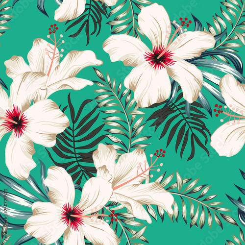 Tropical white hibiscus flowers and palm leaves bouquets, green background. Vector seamless pattern. Jungle foliage illustration. Exotic plants. Summer beach floral design. Paradise nature