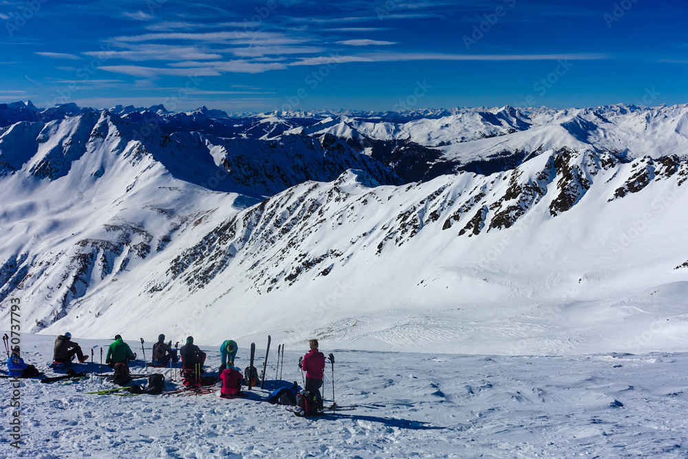 Skitourengruppe auf der Kreuzspitze, Innervillgraten, Osttirol