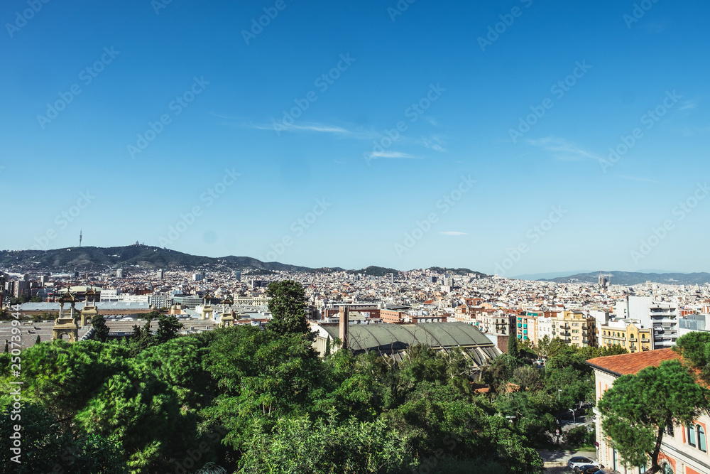 Panorama sur les toits de Barcelone