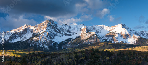 Tableau sur toile Mount Sneffels is within the Uncompahgre National Forest