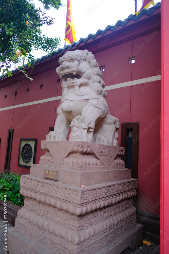 Obraz premium Traditional Chinese style stone lion sculpture for fortune