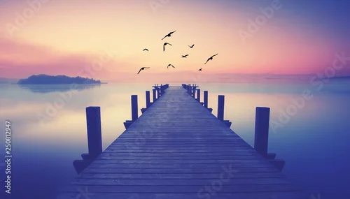 Obraz stare drewniane molo nad jeziorem