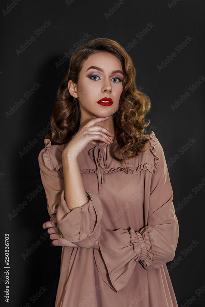 Fototapeta premium girl on black background
