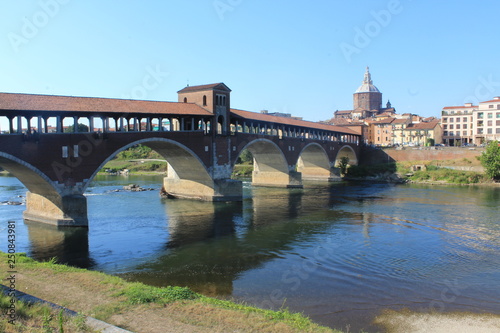 ponte in Pavia, italy © Clemens