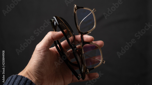 メンズ メガネとサングラス