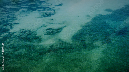 magnifique lagon bleu turquoise © Ludovic