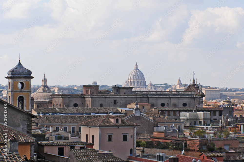 Roma, panorama di tetti e cupole
