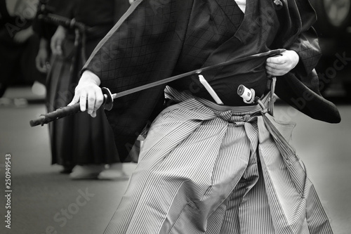 侍、武士、居合道と日本刀を持つ男性 photo
