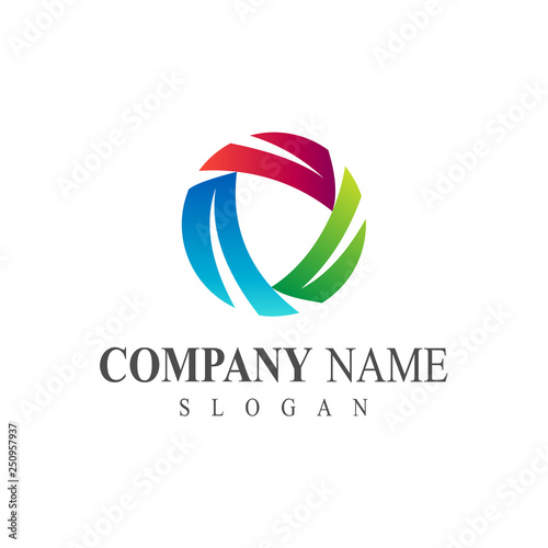 play logo design